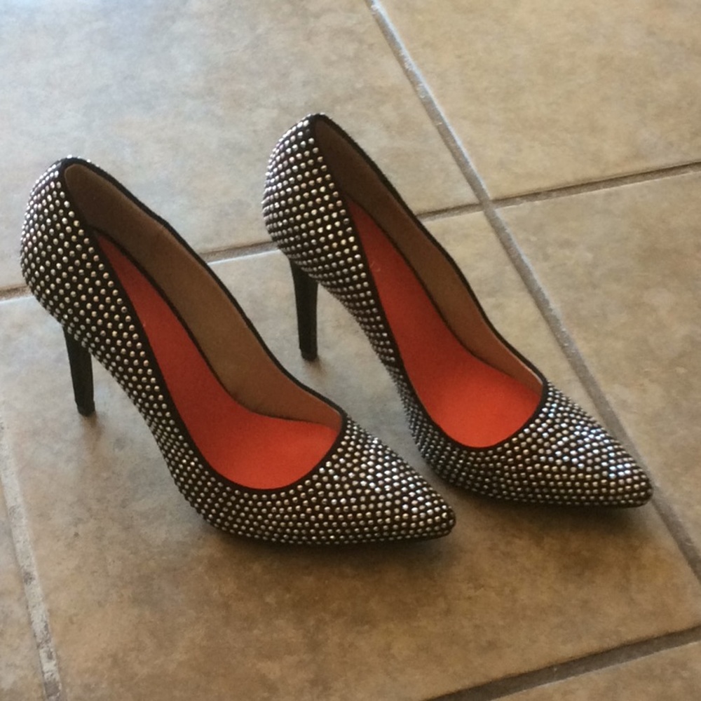 NWOT Tamar studded pumps